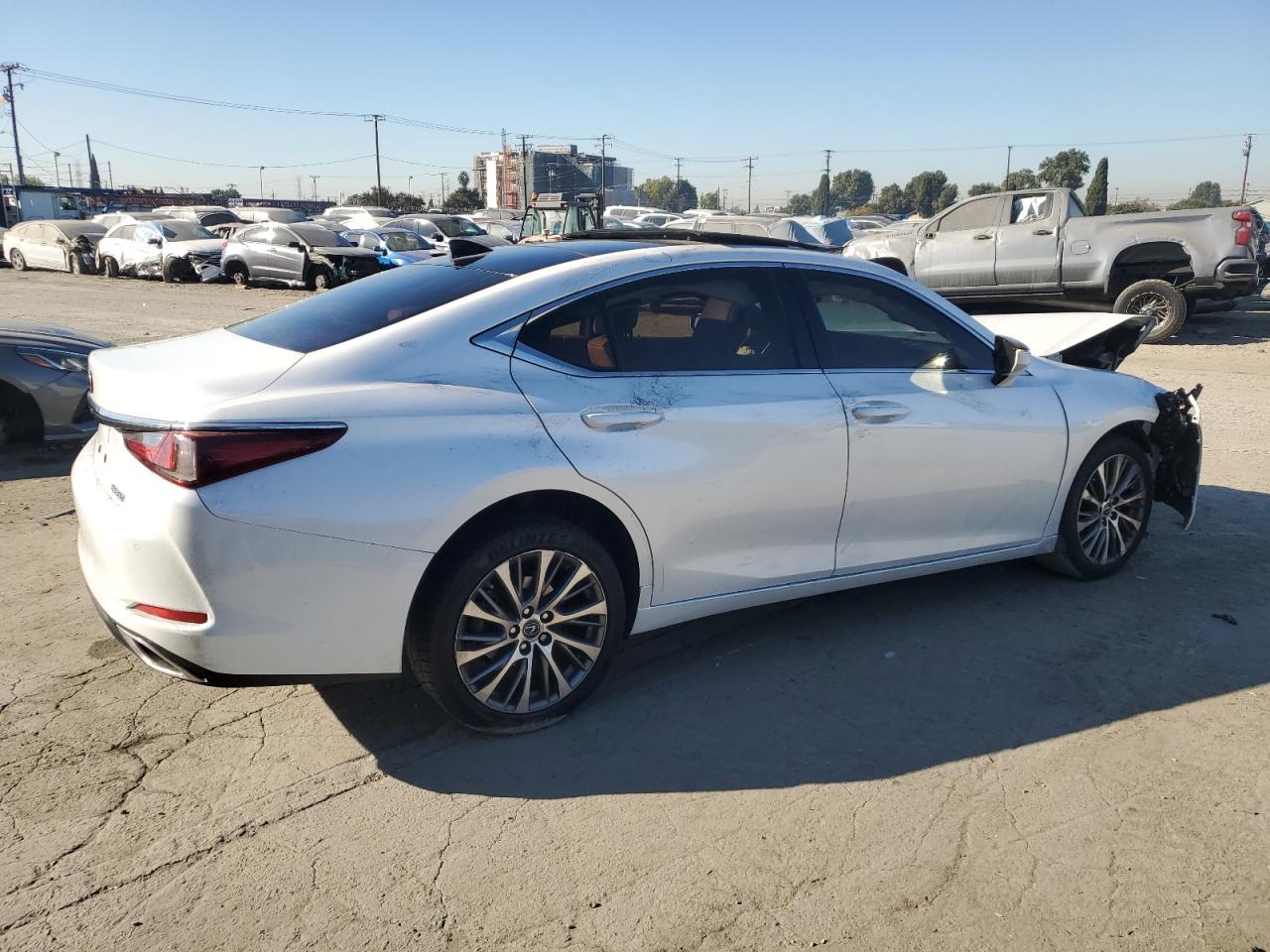 2019 Lexus ES - Image 3