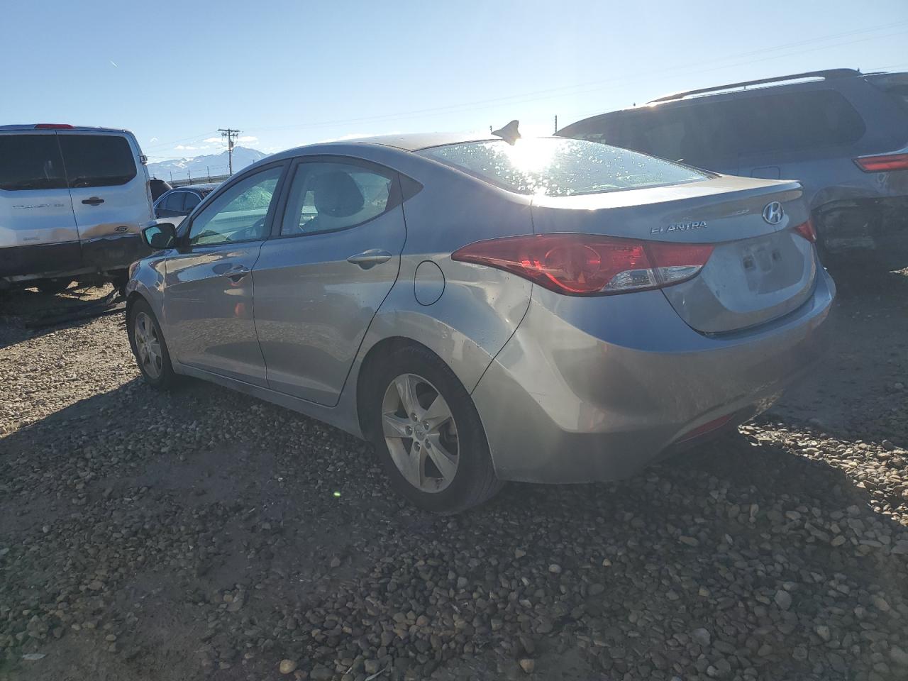 2013 Hyundai Elantra - Image 2