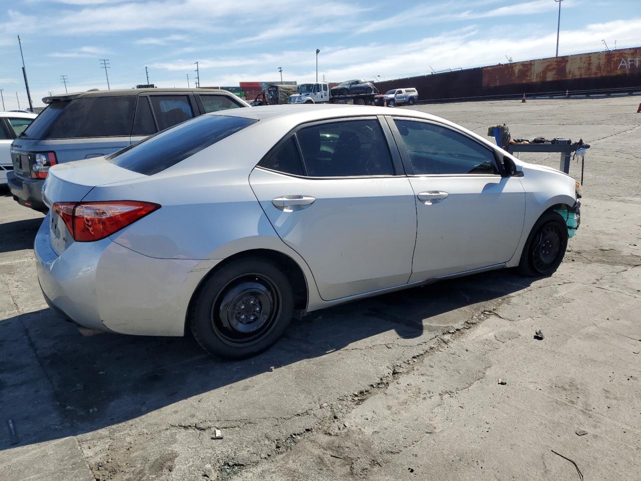 VIN 2T1BURHEXJC035461 2018 TOYOTA COROLLA no.3