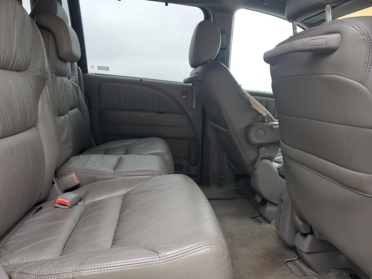 2008 Honda Odyssey - Image 11