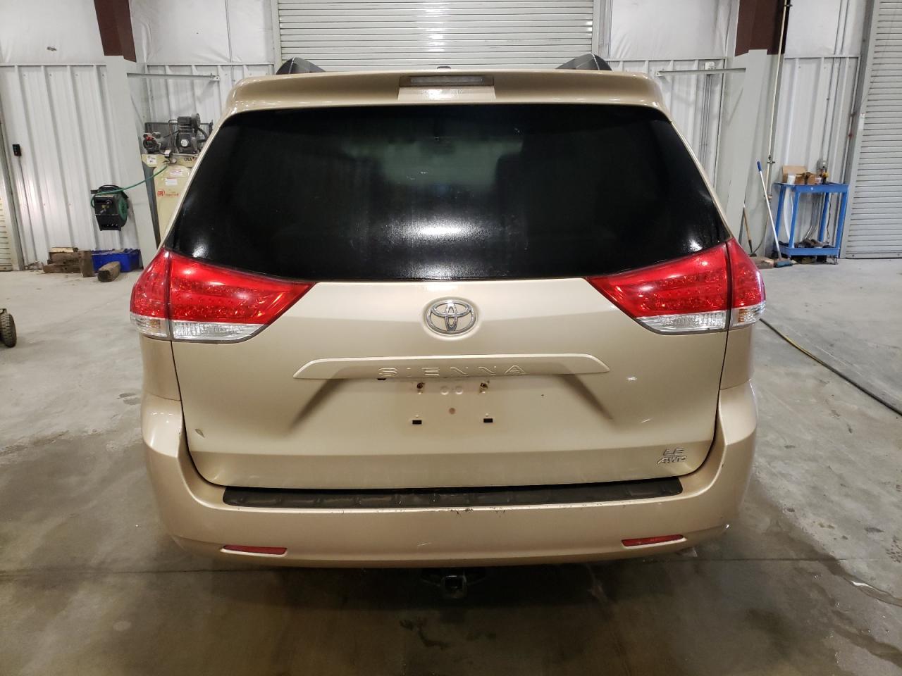 2014 Toyota Sienna Le VIN: 5TDJK3DC7ES075710 Lot: 80233204