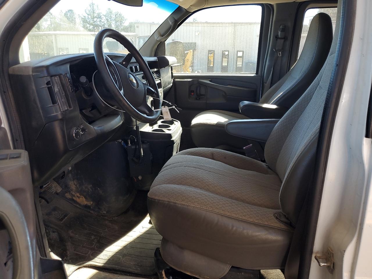 2015 Chevrolet Express - Image 7