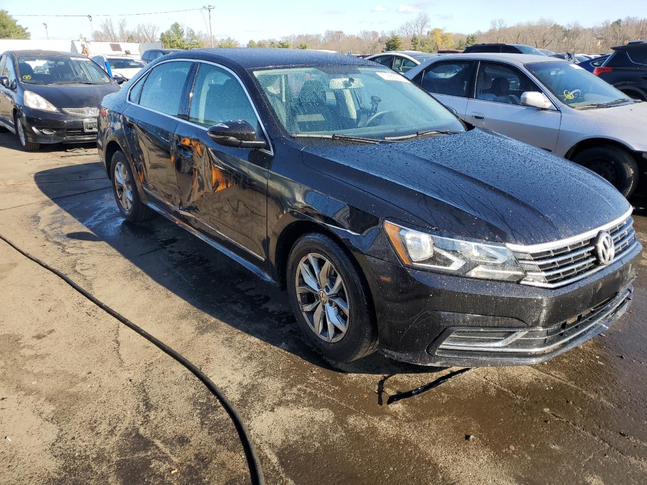 2017 Volkswagen Passat - Image 4