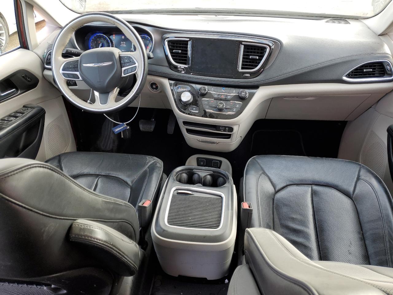 2019 Chrysler Pacifica - Image 8
