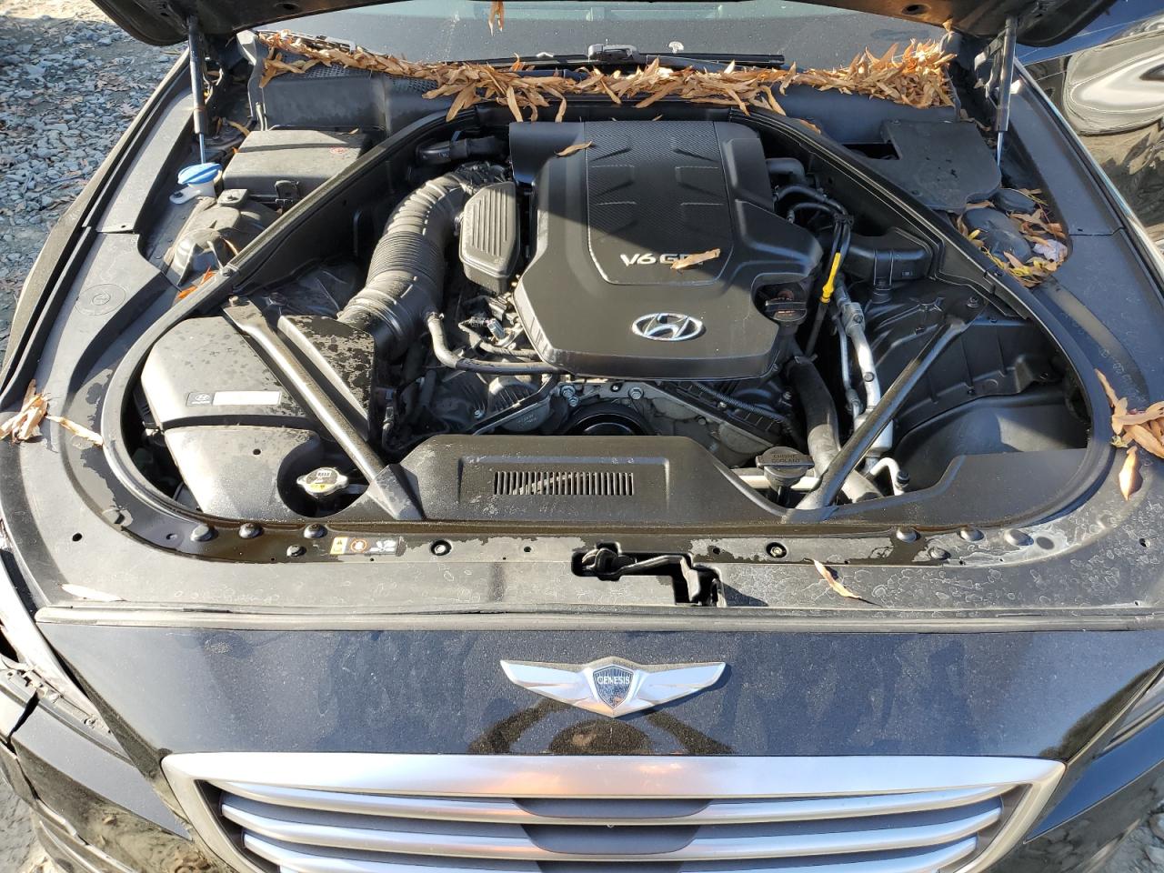 2015 Hyundai Genesis - Image 12