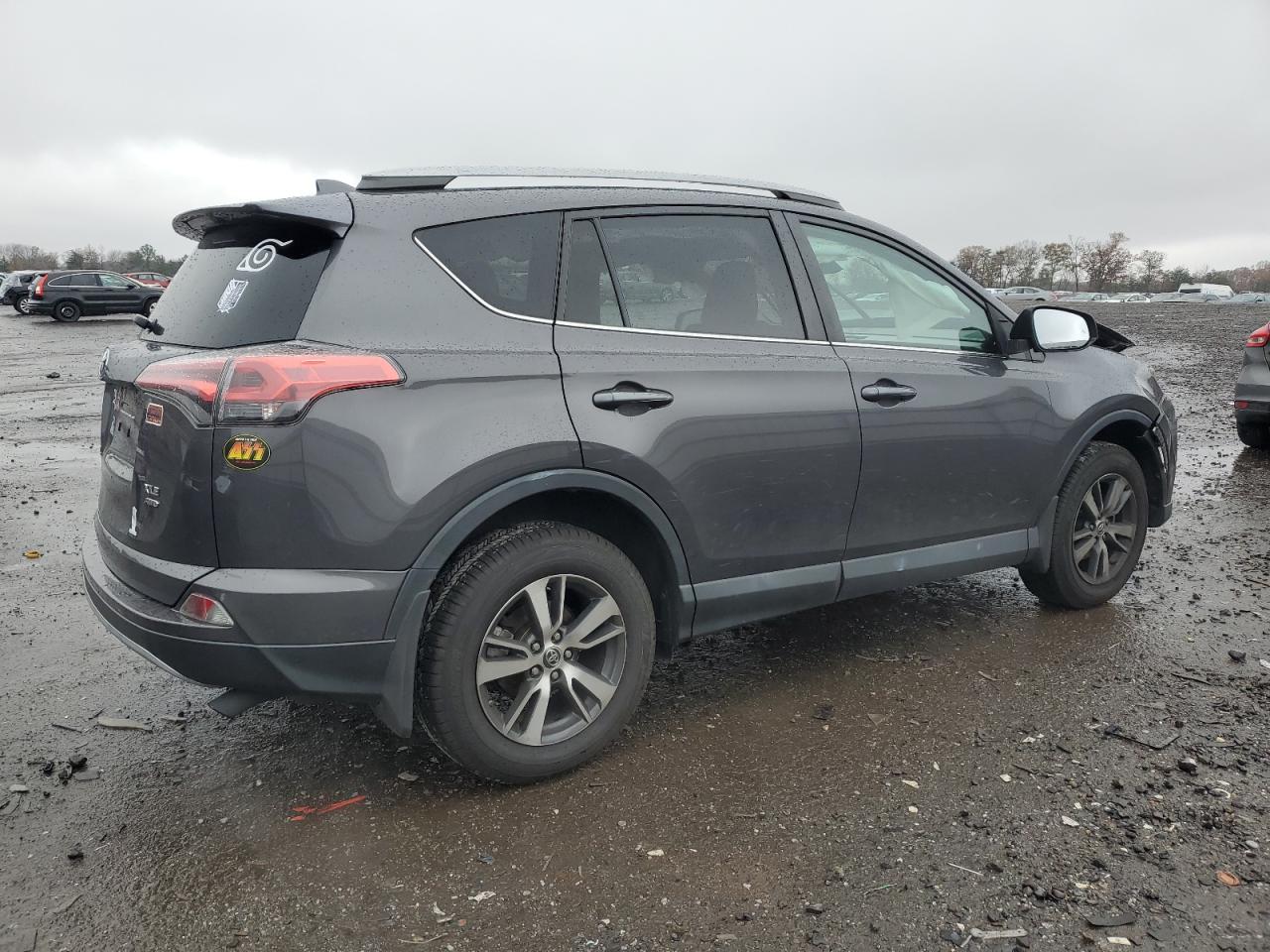 2018 Toyota RAV 4 - Image 3