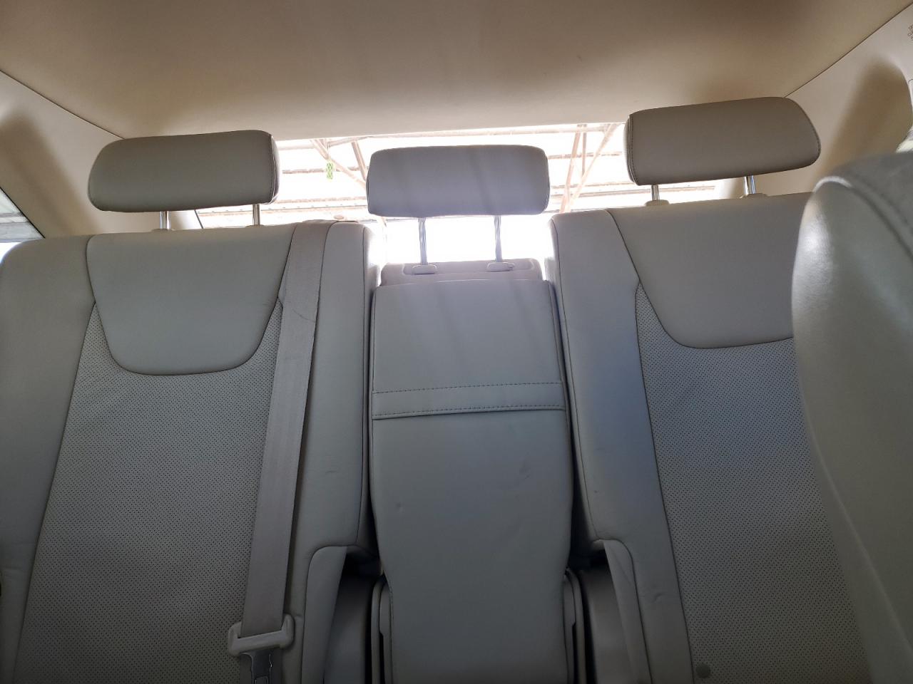 2010 Lexus RX - Image 10