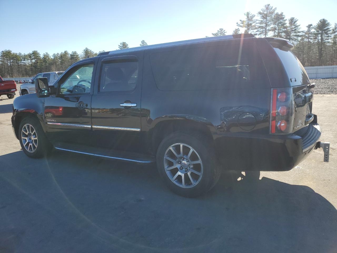 VIN 1GKS2MEF1ER142162 2014 GMC YUKON no.2