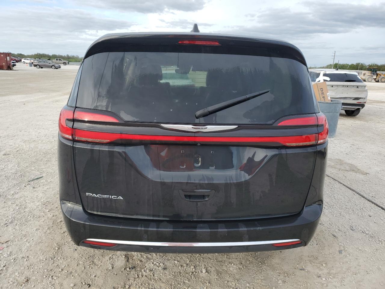 2023 Chrysler Pacifica Touring L VIN: 2C4RC1BG2PR516424 Lot: 81627354