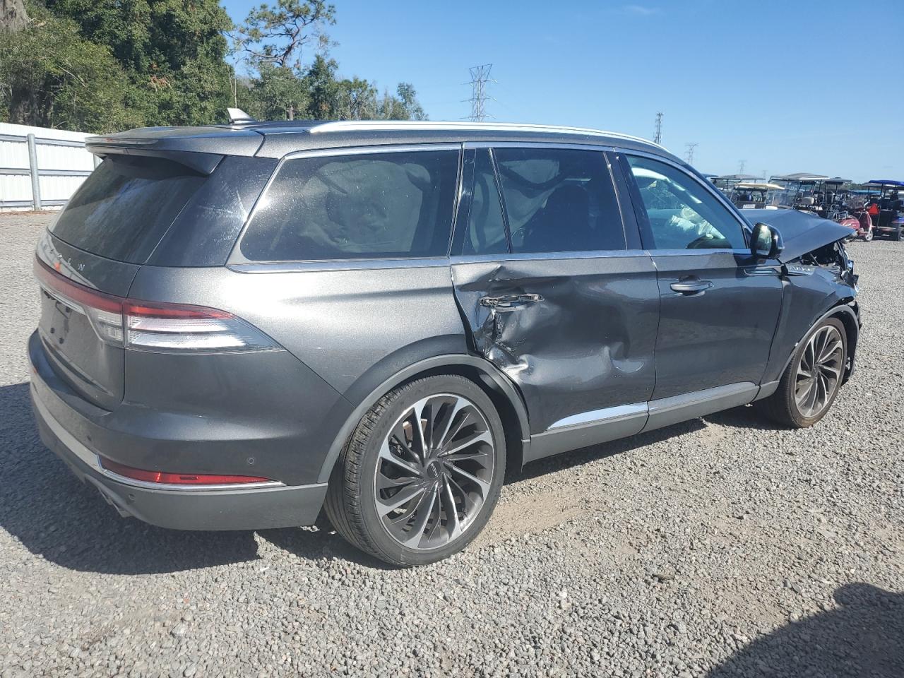 2020 Lincoln Aviator - Image 3