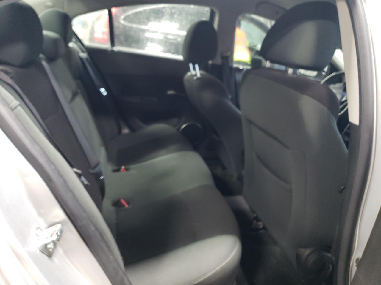 2011 Chevrolet Cruze - Image 10