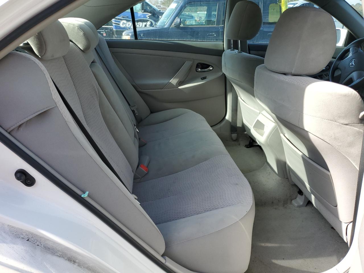 2011 Toyota Camry - Image 10