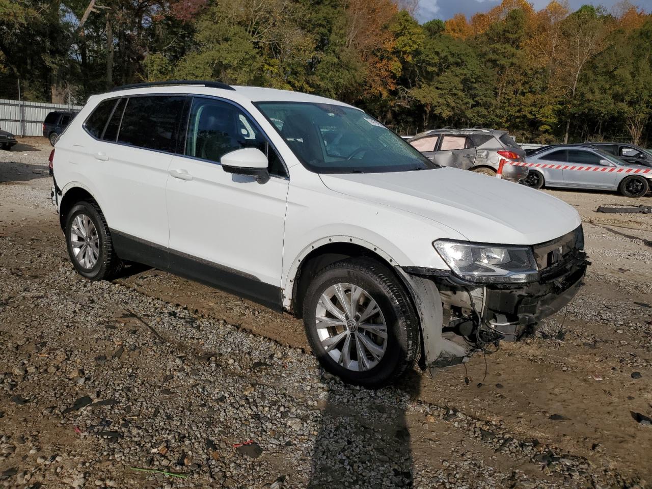 VIN 3VV3B7AX9JM086629 2018 VOLKSWAGEN TIGUAN no.4