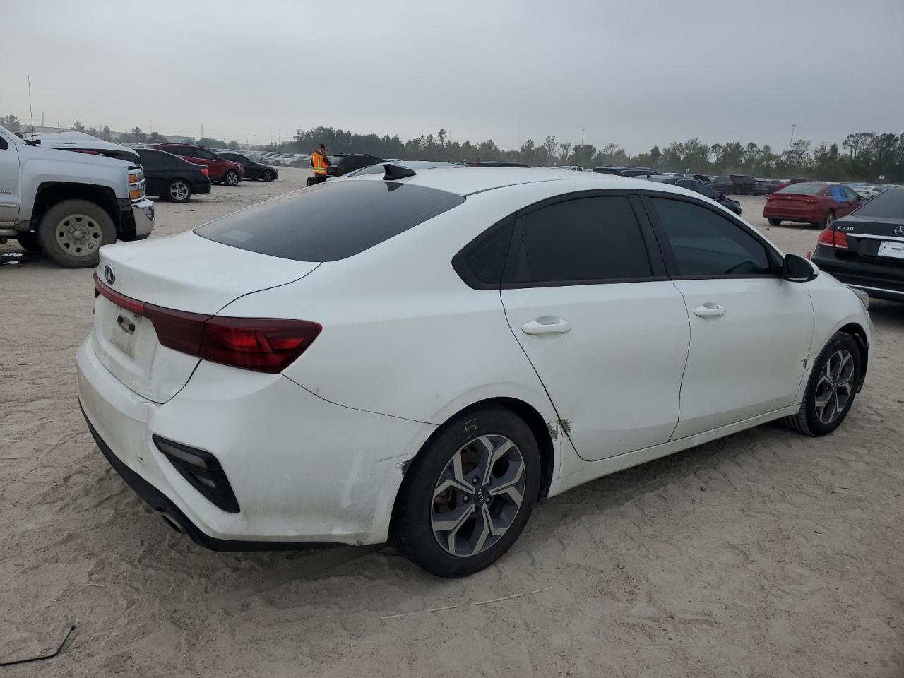 2021 Kia Forte - Image 3