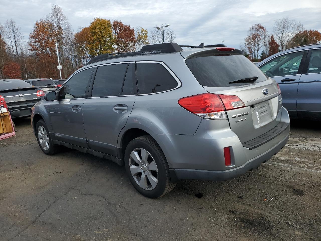 2011 Subaru Outback - Image 2