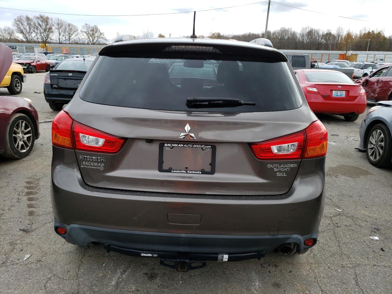 2016 Mitsubishi Outlander - Image 6