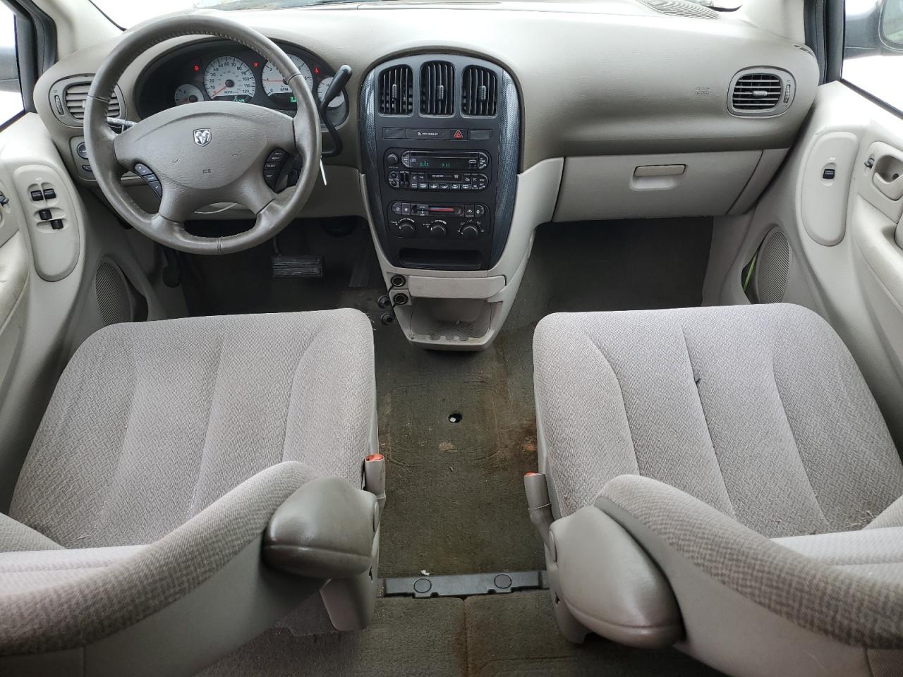 2005 Dodge Caravan - Image 8