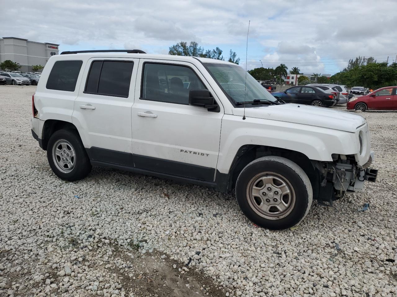 2016 Jeep Liberty (Patriot) - Image 4
