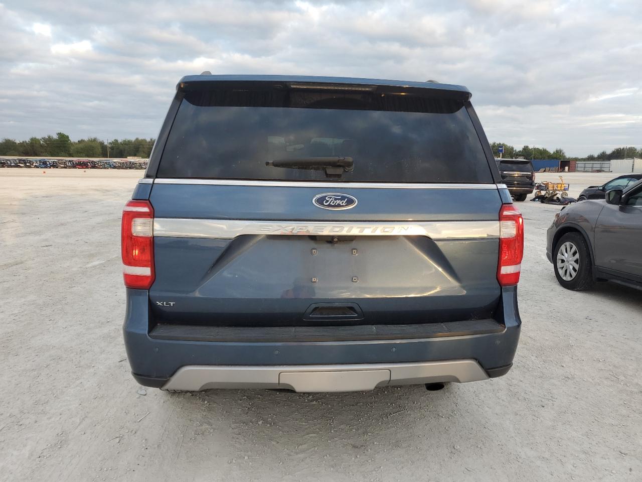 VIN 1FMJU1HT6JEA43075 2018 FORD EXPEDITION no.6