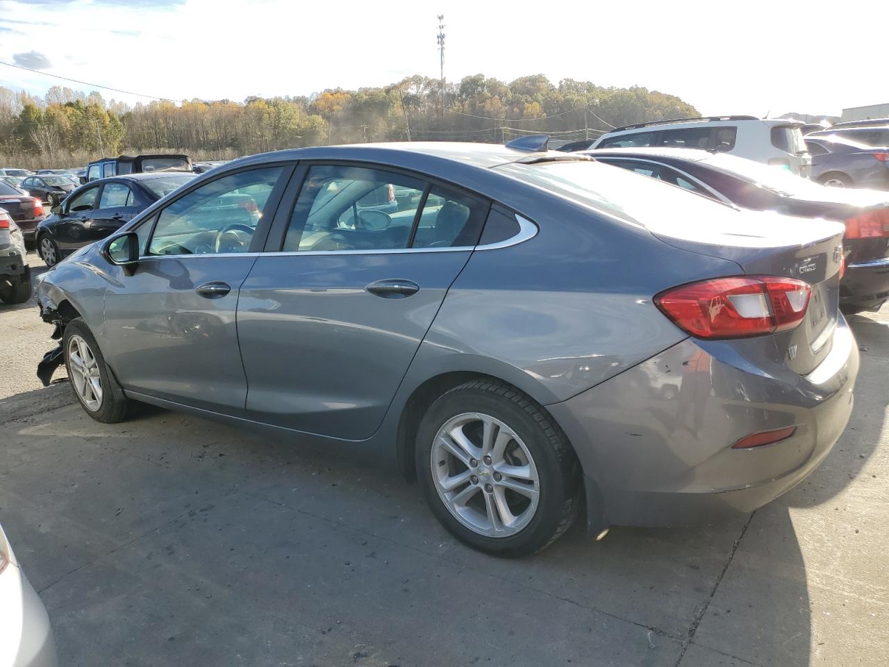 2018 Chevrolet Cruze - Image 2
