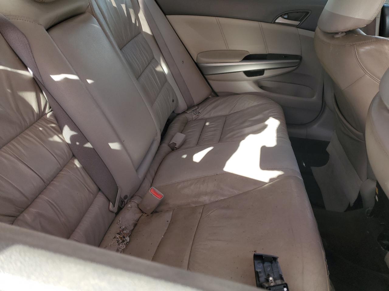 2009 Honda Accord - Image 10
