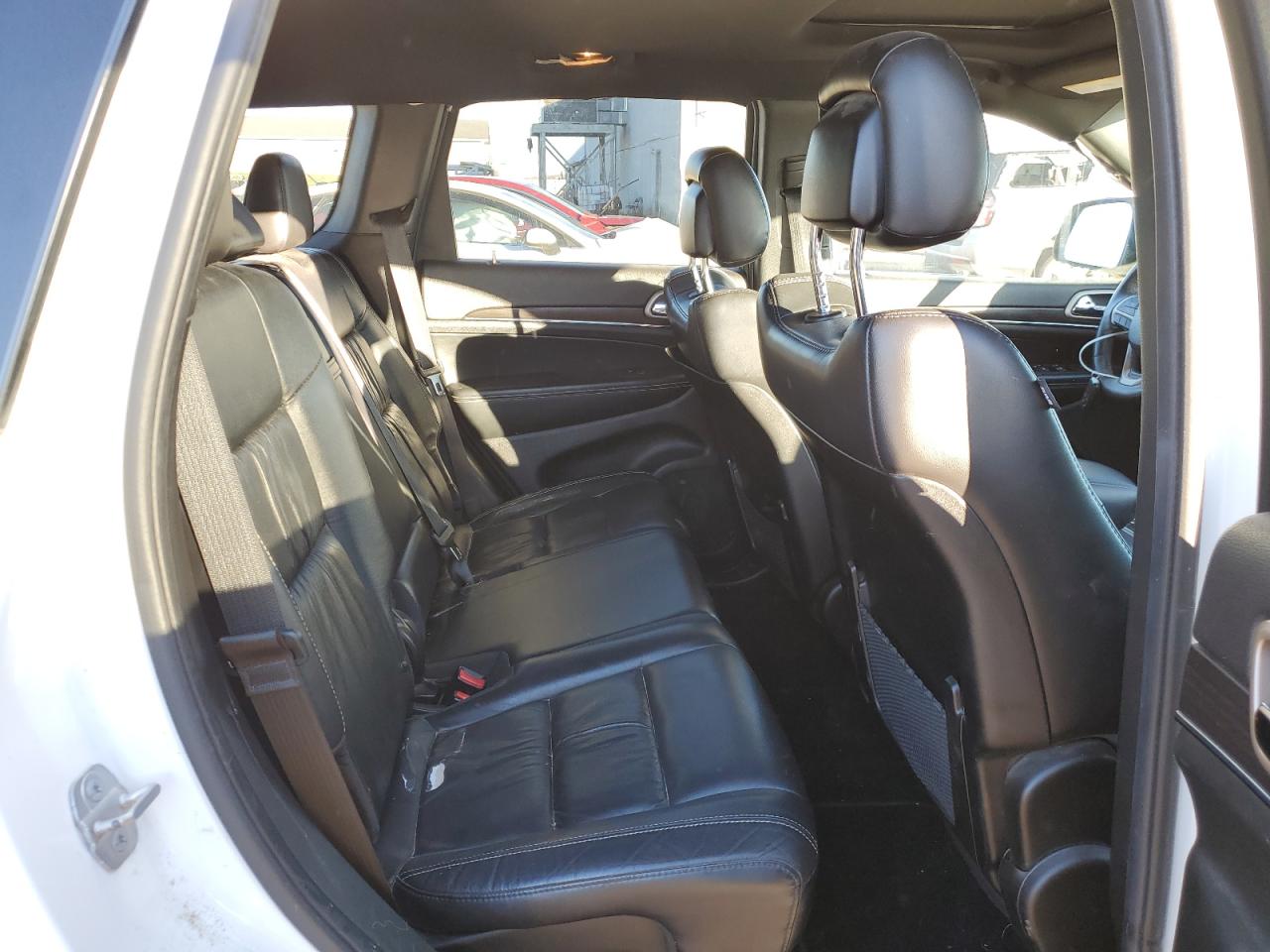 2014 Jeep Grand Cherokee - Image 11