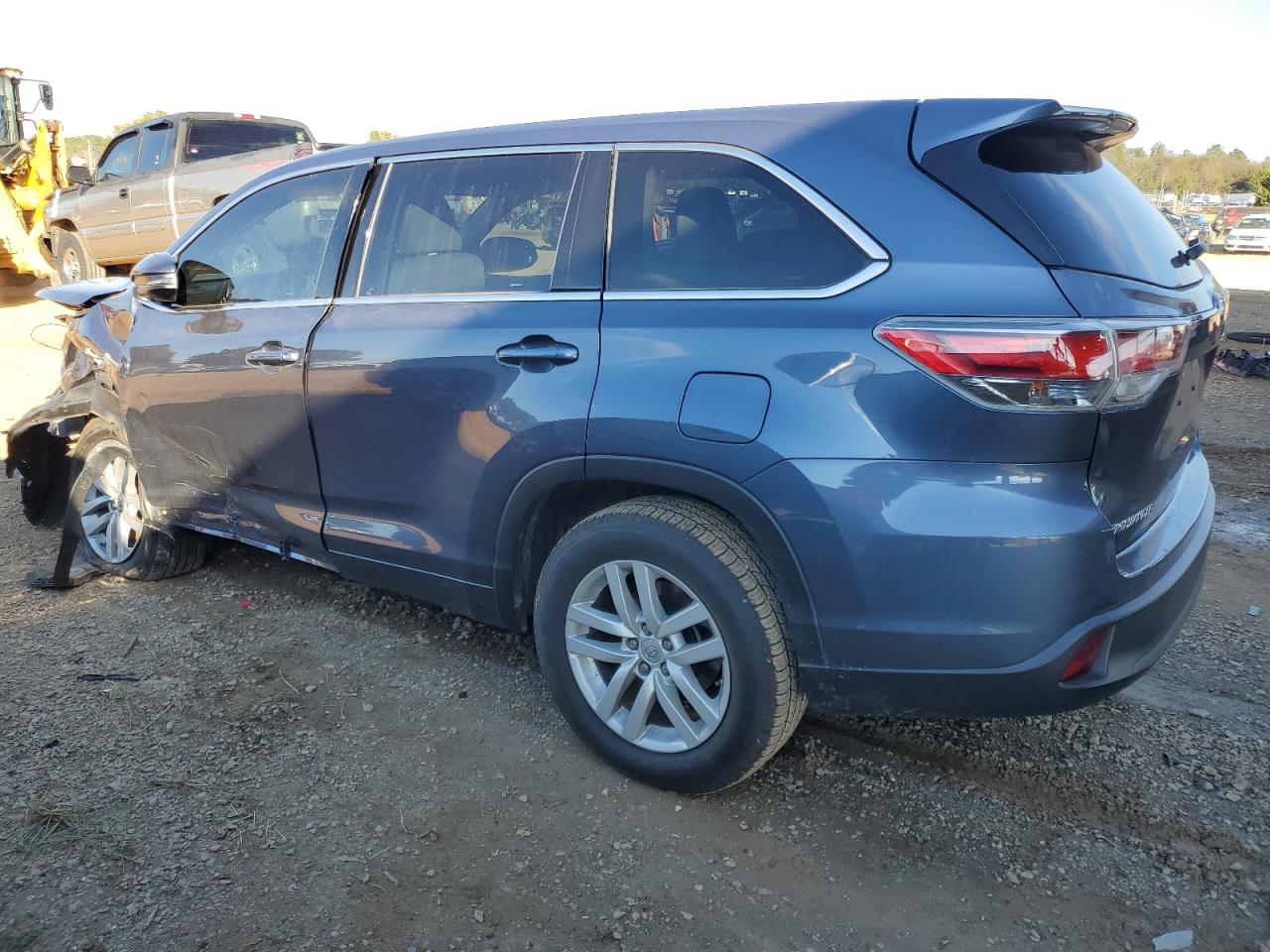 2015 Toyota Highlander - Image 2