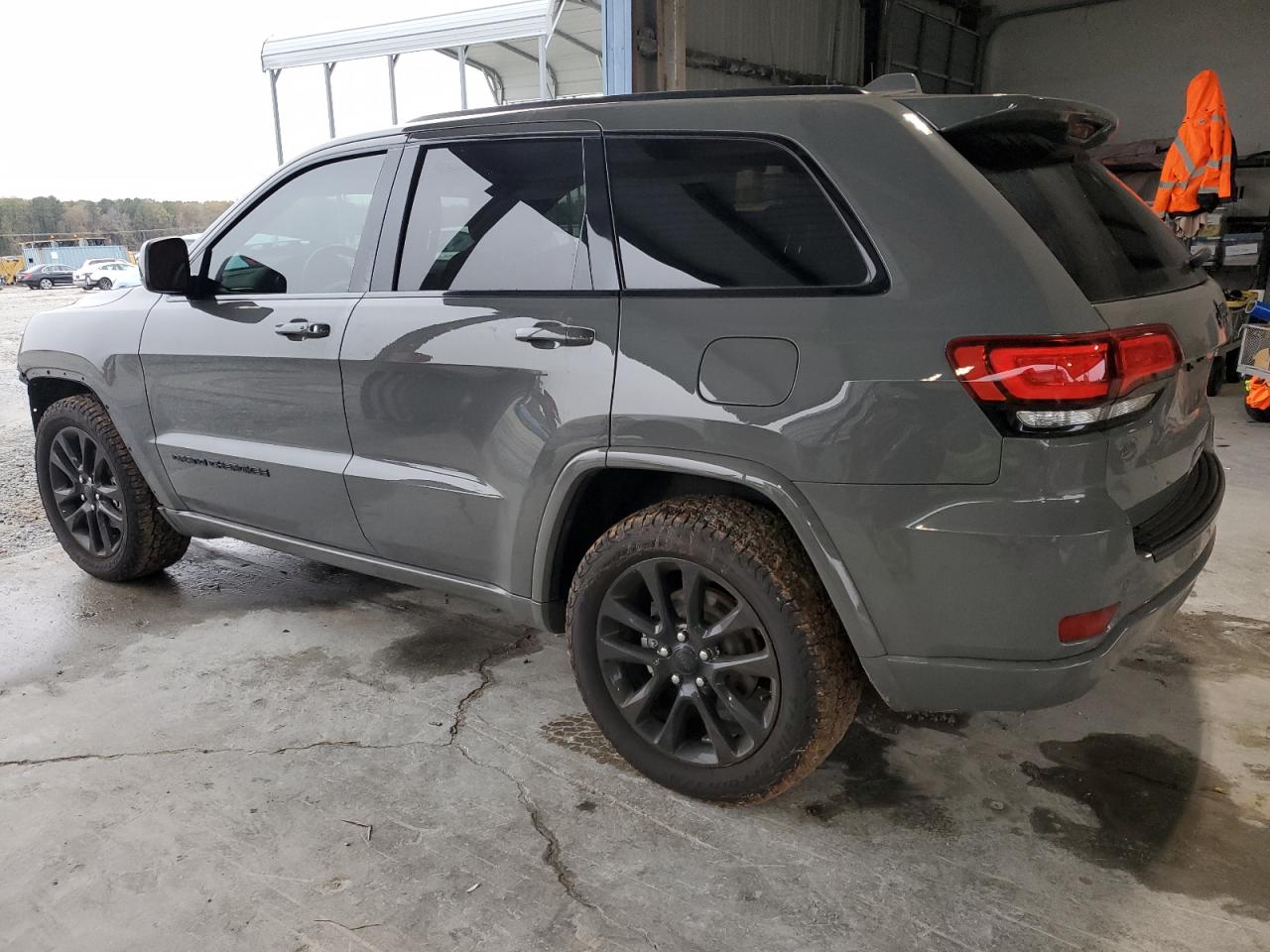 2020 Jeep Grand Cherokee - Image 2