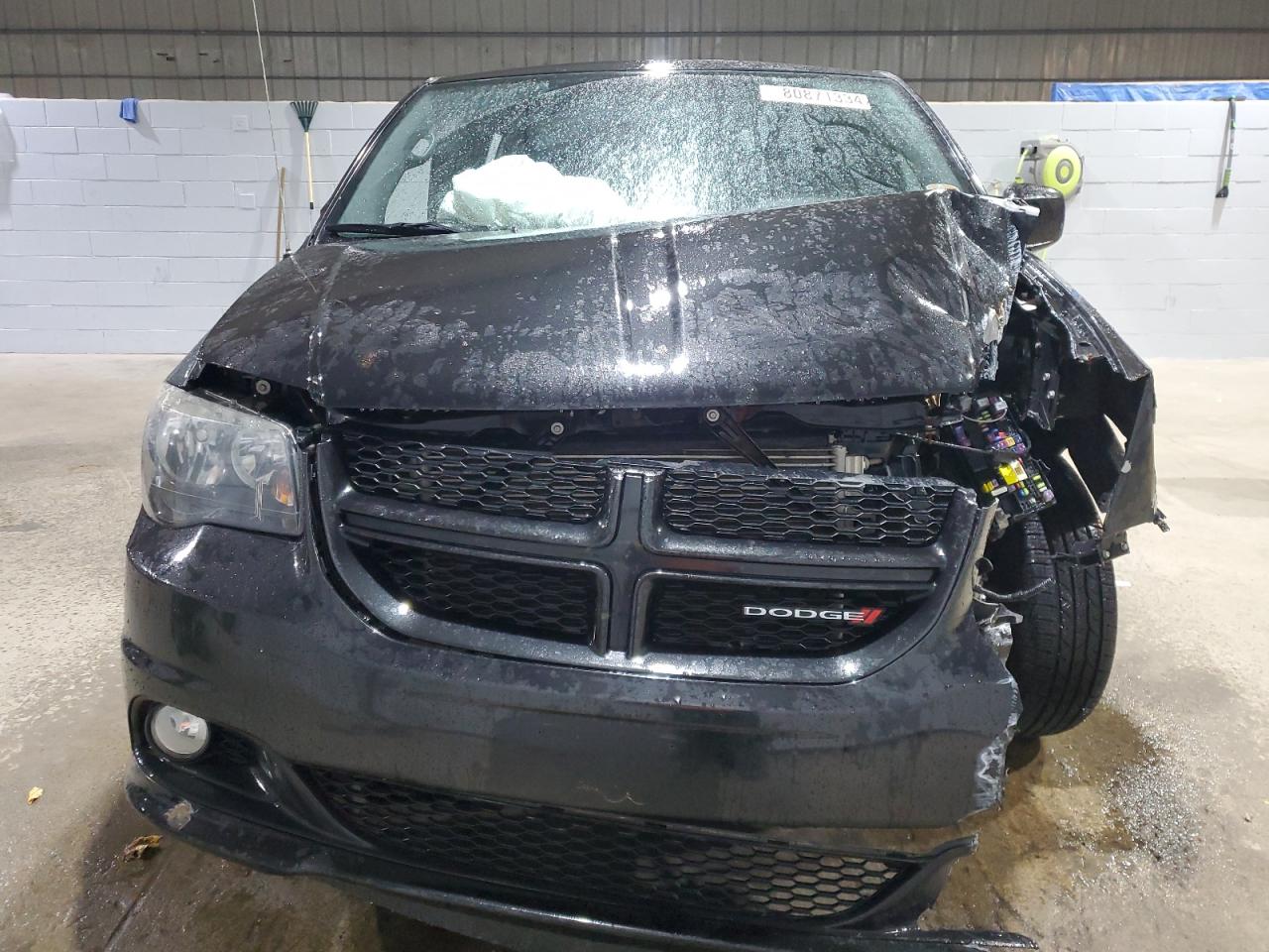 2014 Dodge Grand Caravan R/T VIN: 2C4RDGEG1ER430904 Lot: 80871334