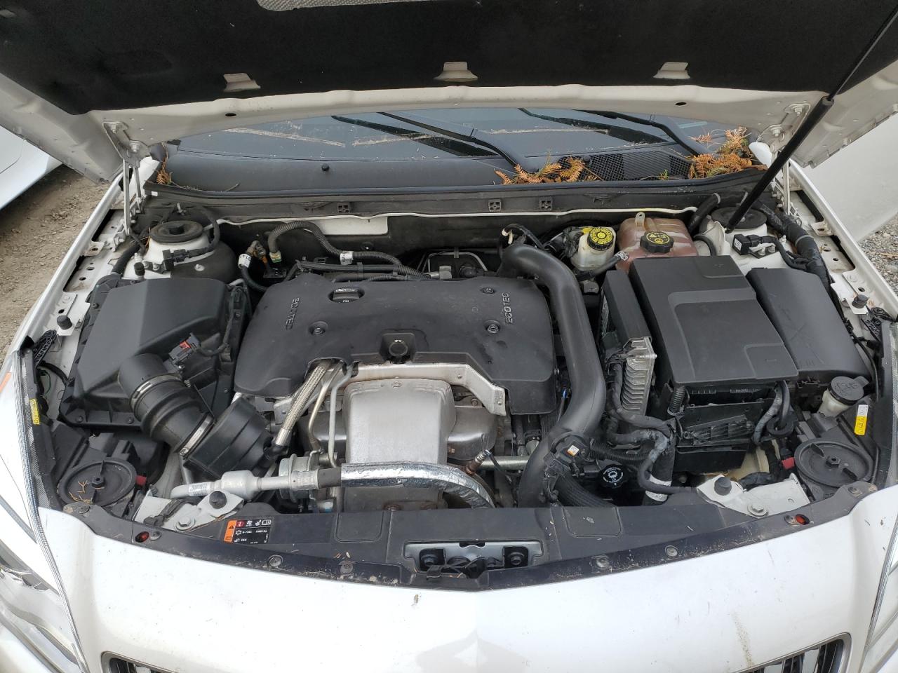 2017 Buick Regal - Image 11