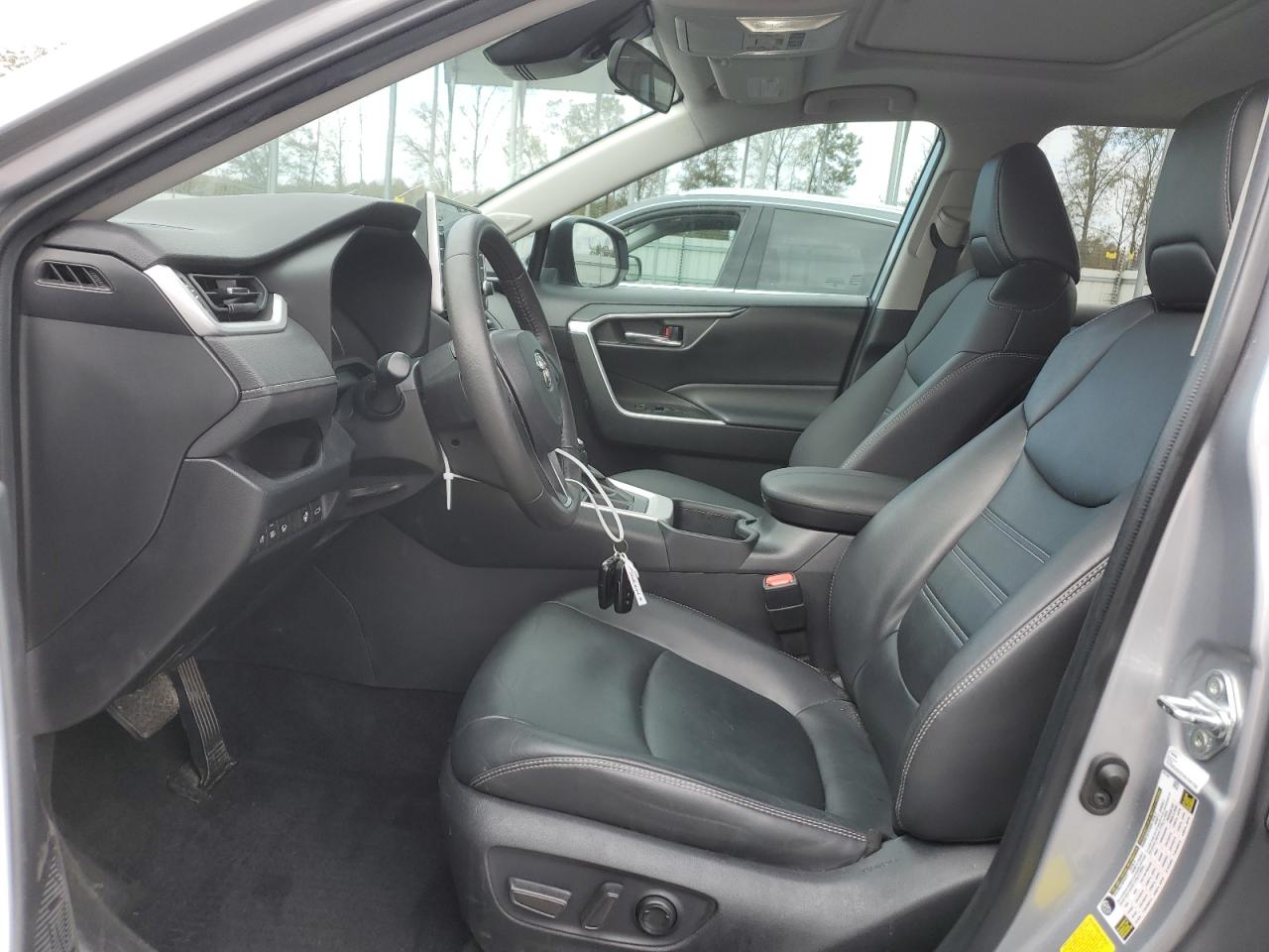 2022 Toyota RAV 4 - Image 7