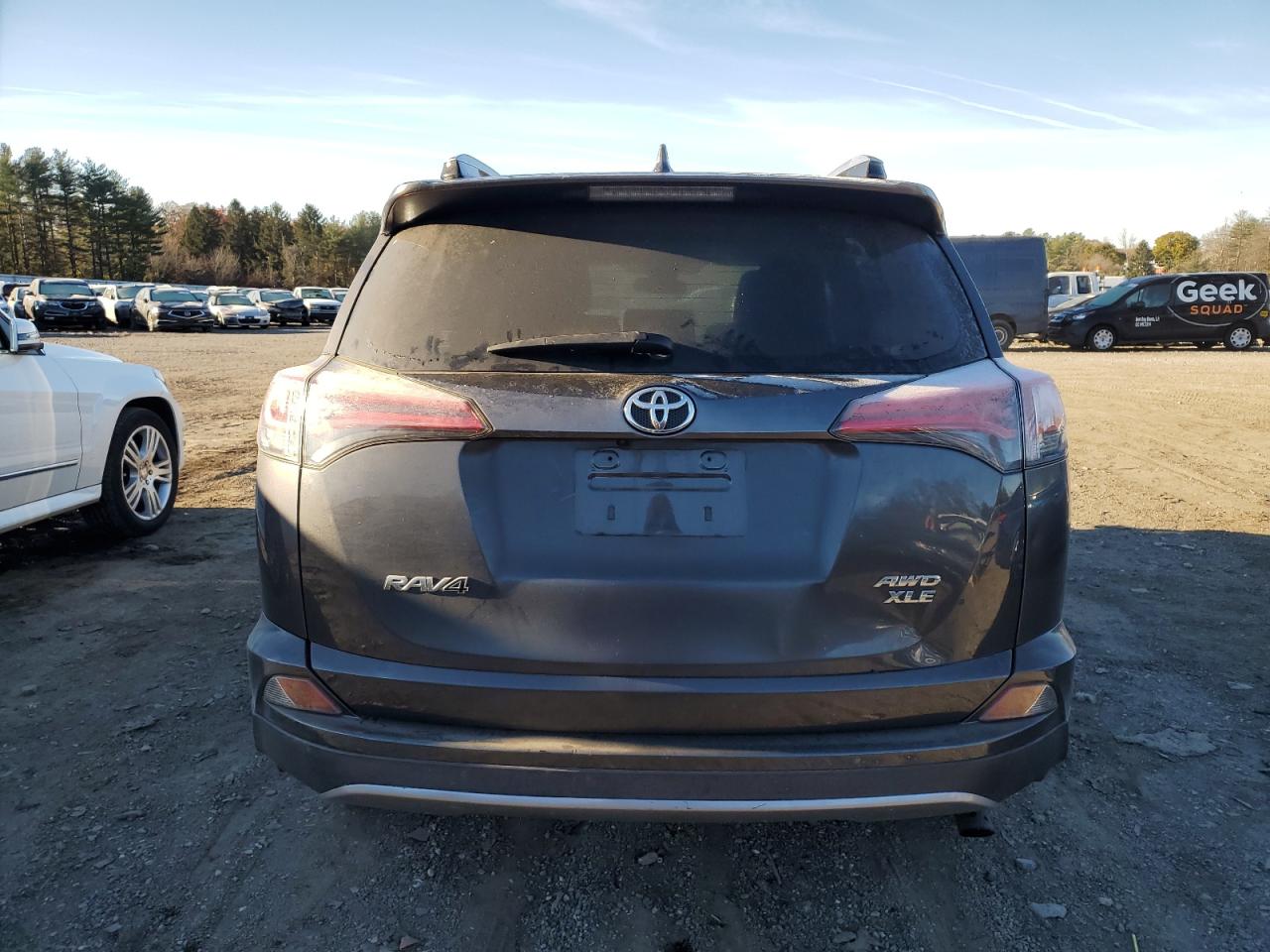 2017 Toyota Rav4 Xle VIN: JTMRFREV1HJ700937 Lot: 79323664