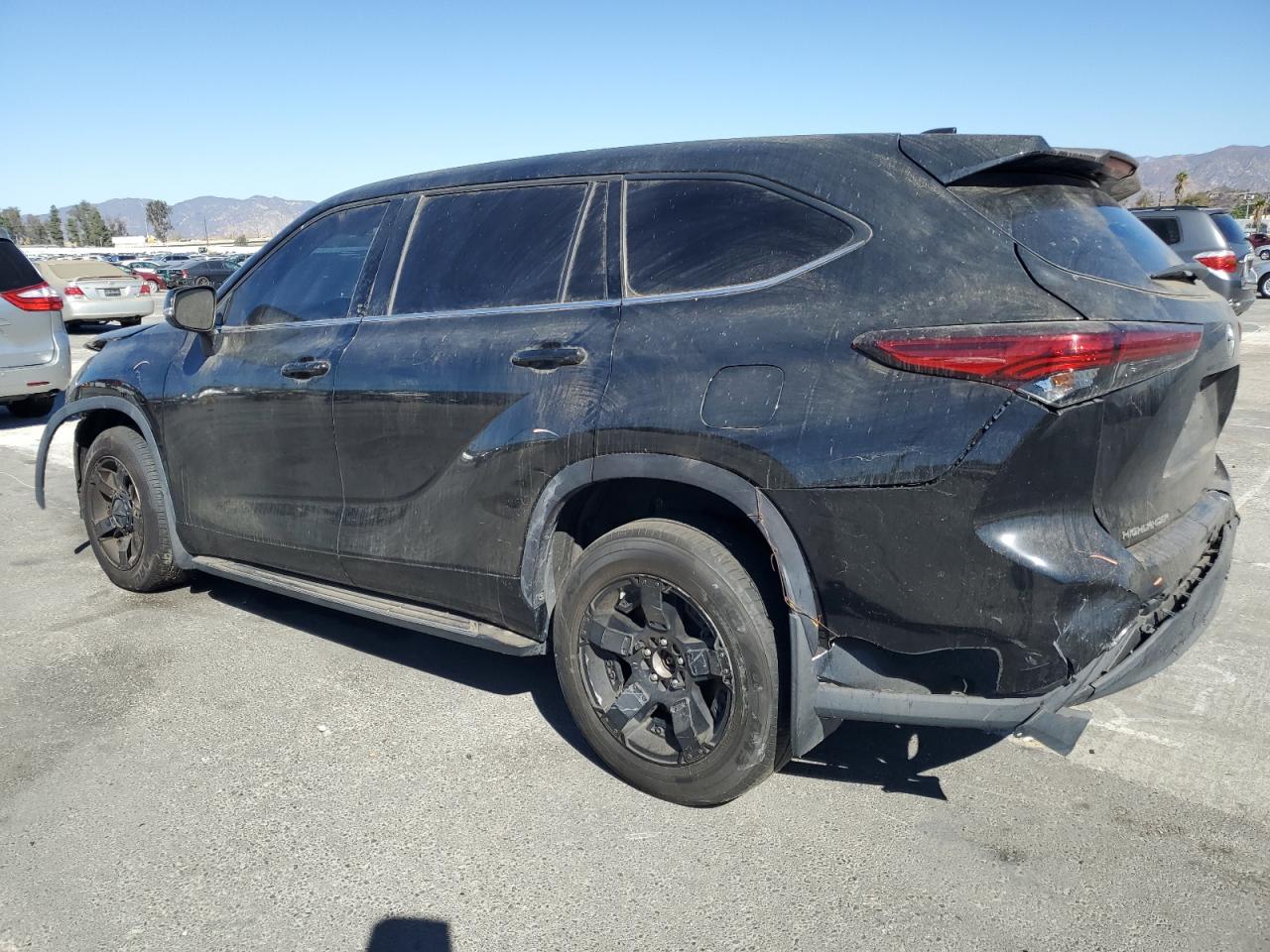 2021 Toyota Highlander - Image 2