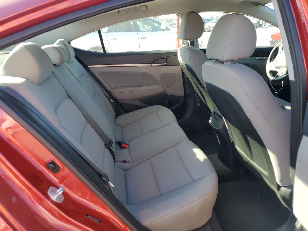 2017 Hyundai Elantra - Image 10