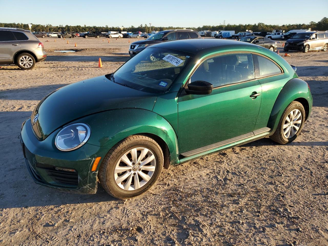 2017 Volkswagen Beetle 1.8T VIN: 3VWF17AT5HM605582 Lot: 80702714