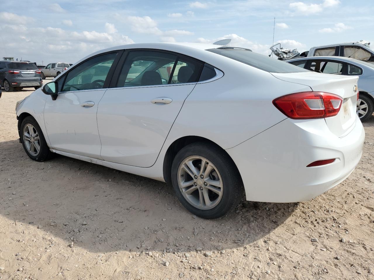 2018 Chevrolet Cruze - Image 2