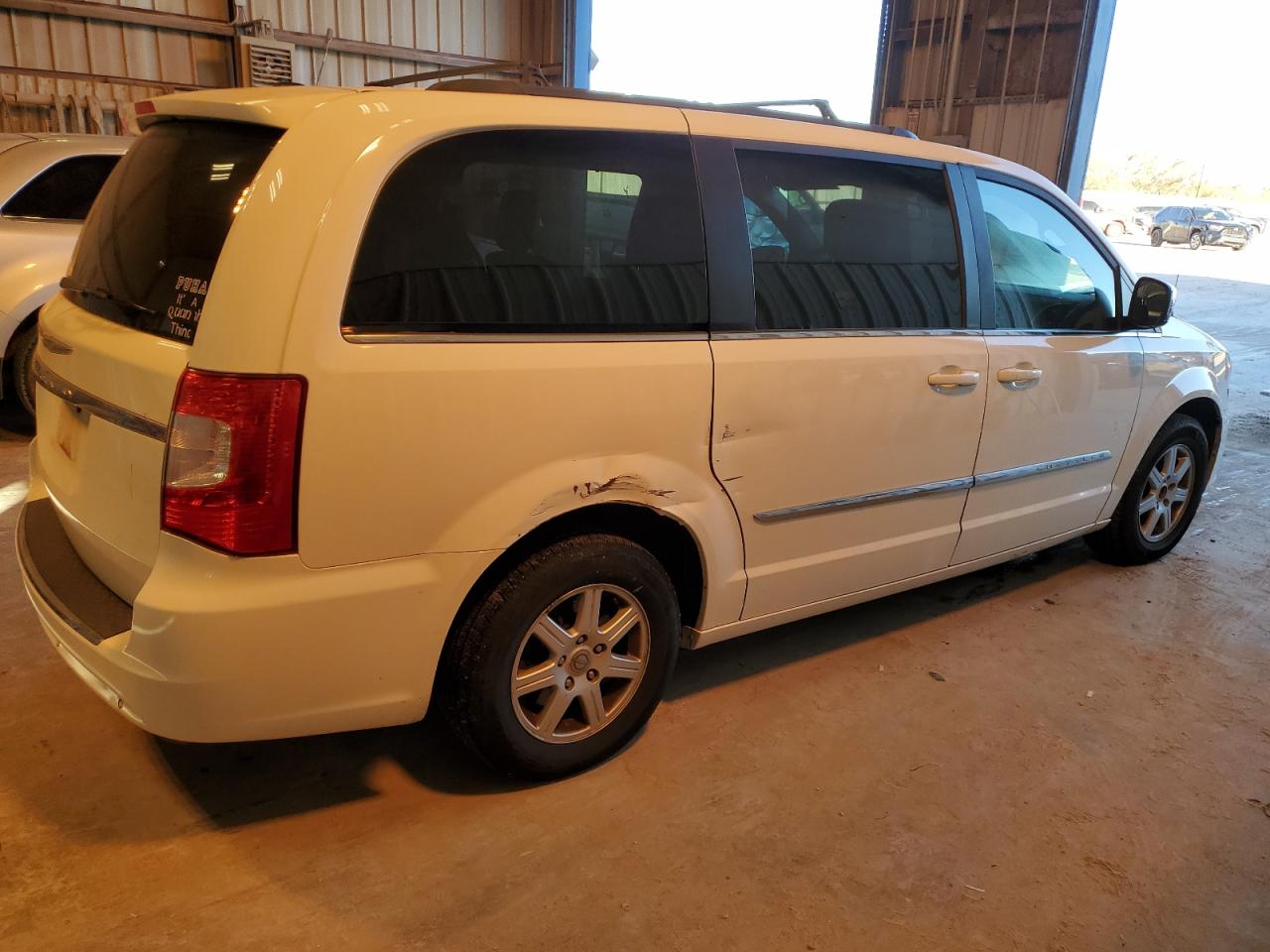 2012 Chrysler Town & Country - Image 3