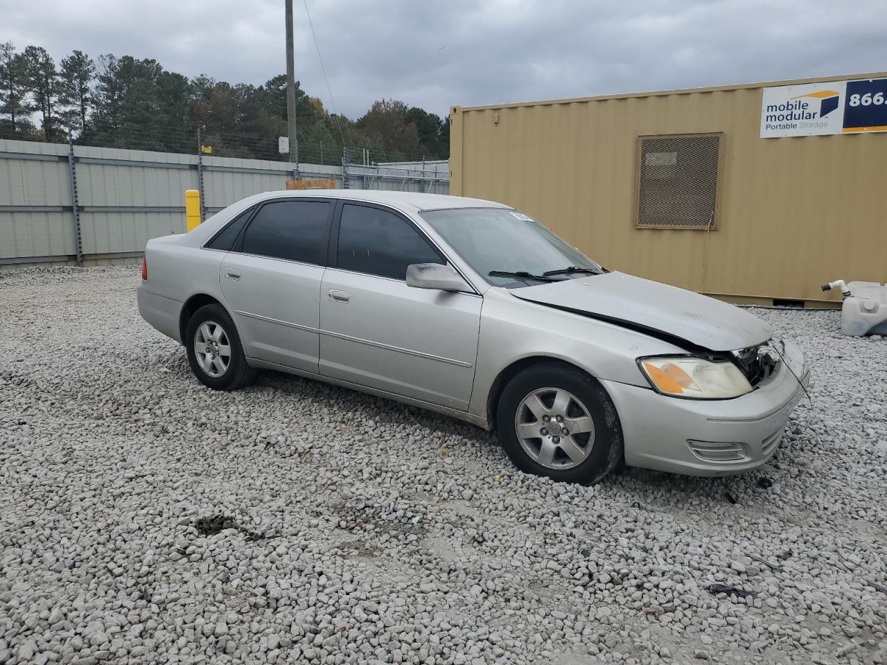 2001 Toyota Avalon - Image 4