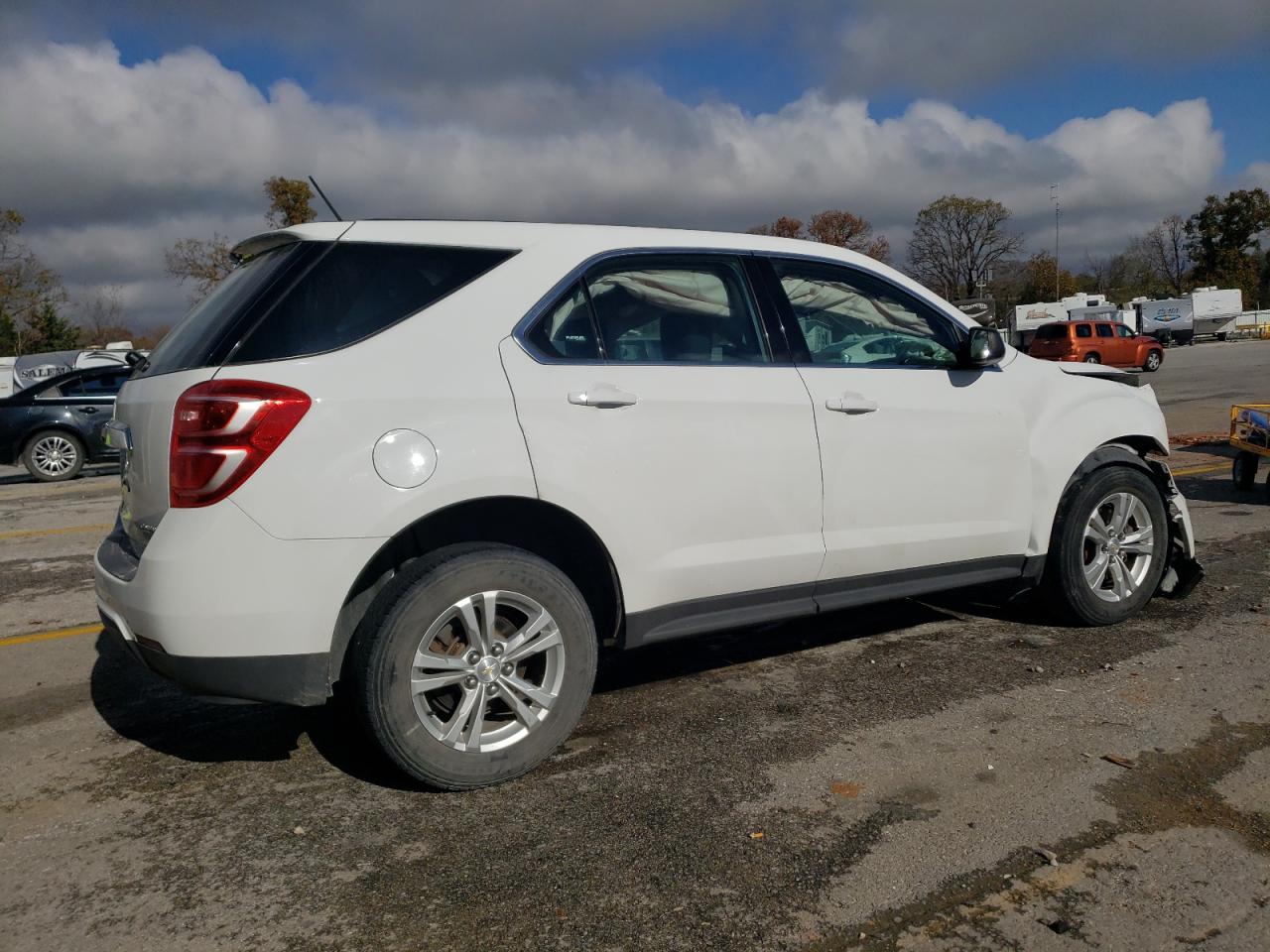 2016 Chevrolet Equinox - Image 3