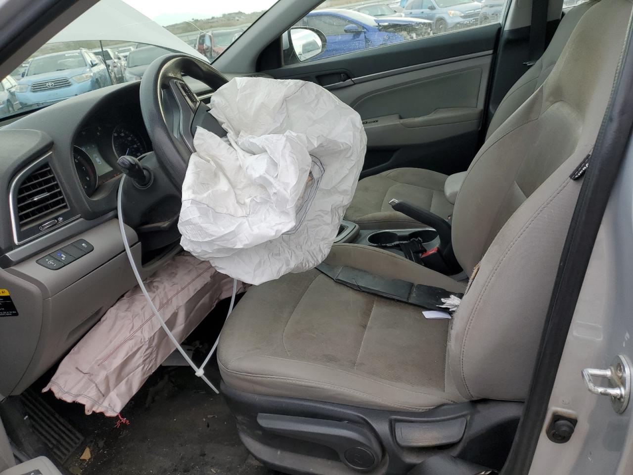 2018 Hyundai Elantra - Image 7