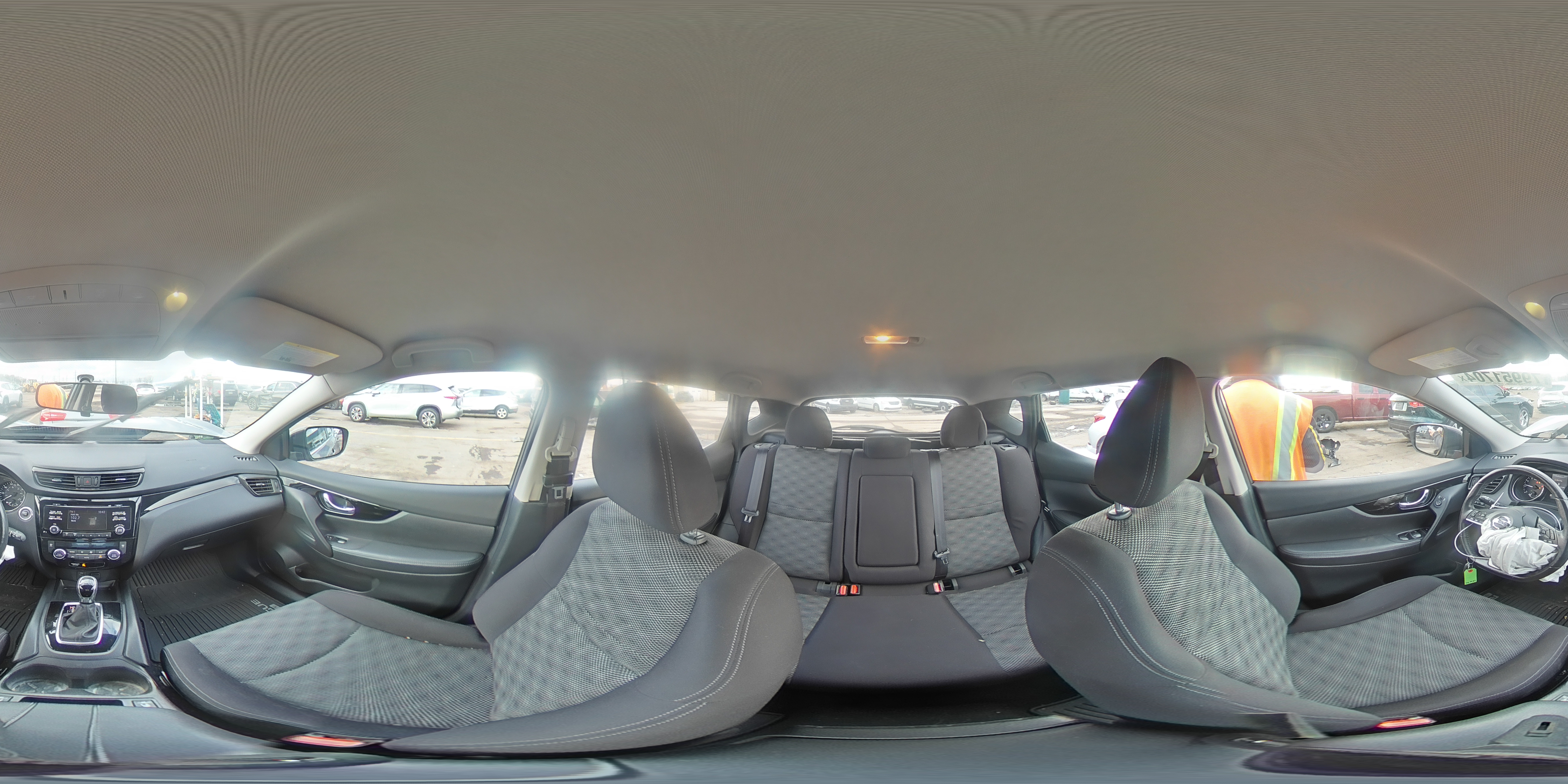 2017 Nissan Rogue - Image 14