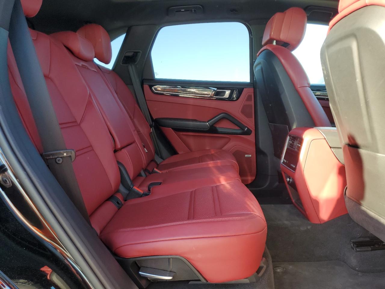 2021 Porsche Cayenne - Image 11