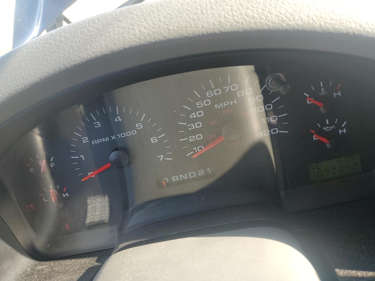 2004 Ford F-150 - Image 9