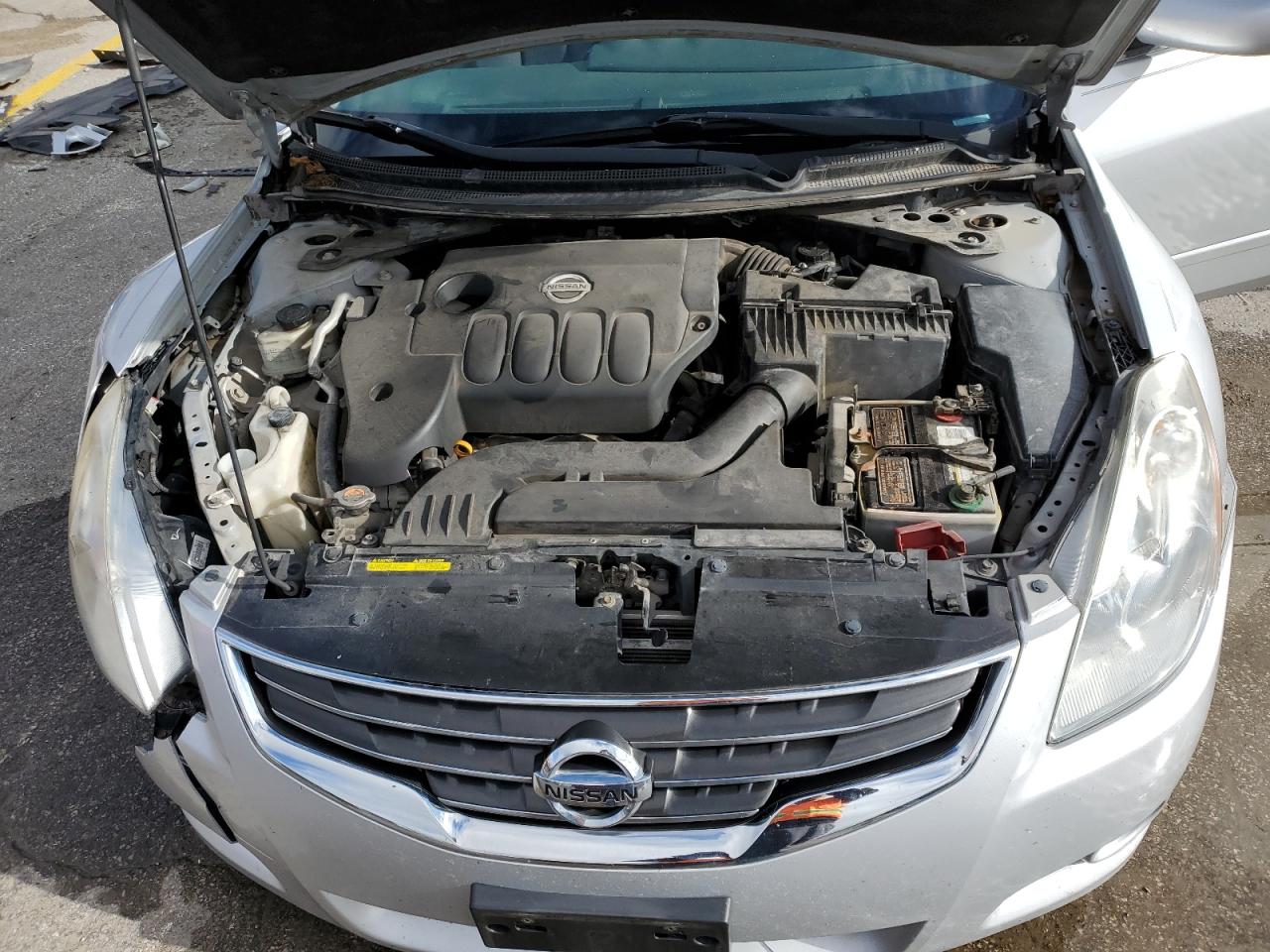2012 Nissan Altima - Image 11