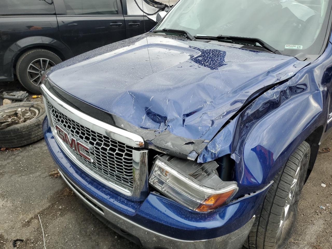 2012 GMC Sierra - Image 11