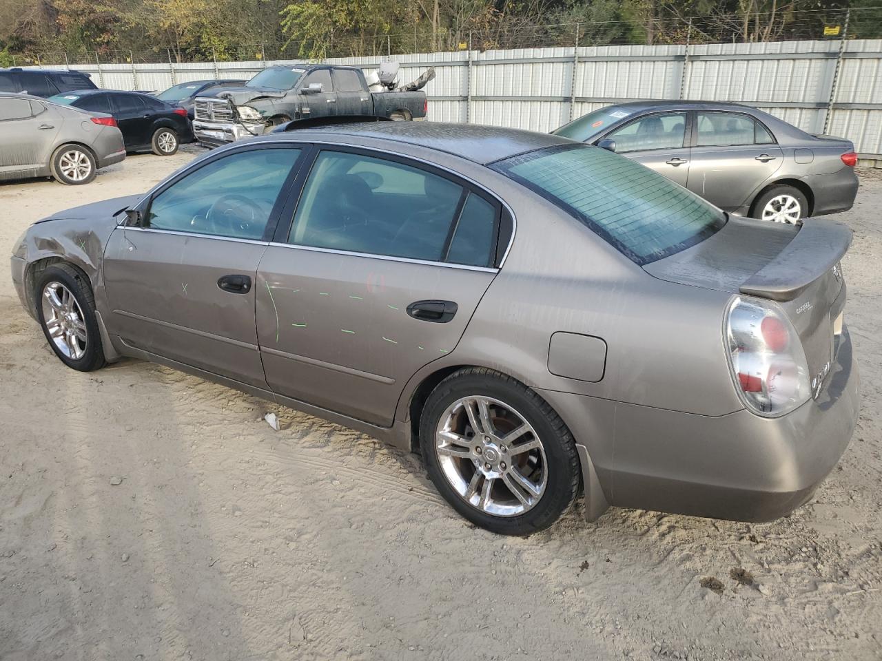 2005 Nissan Altima - Image 2