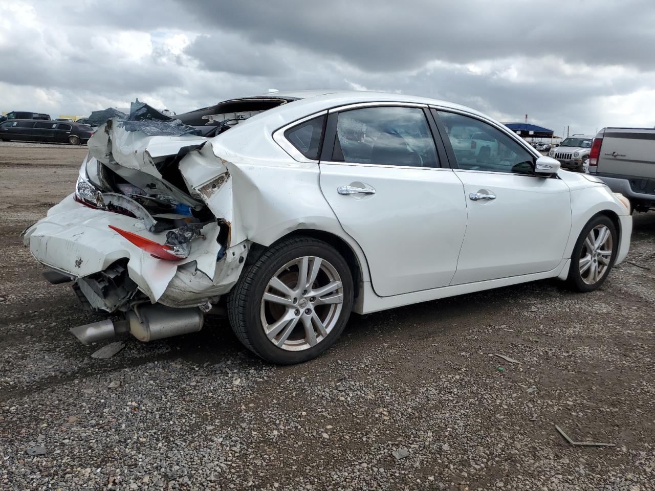 2015 Nissan Altima - Image 3