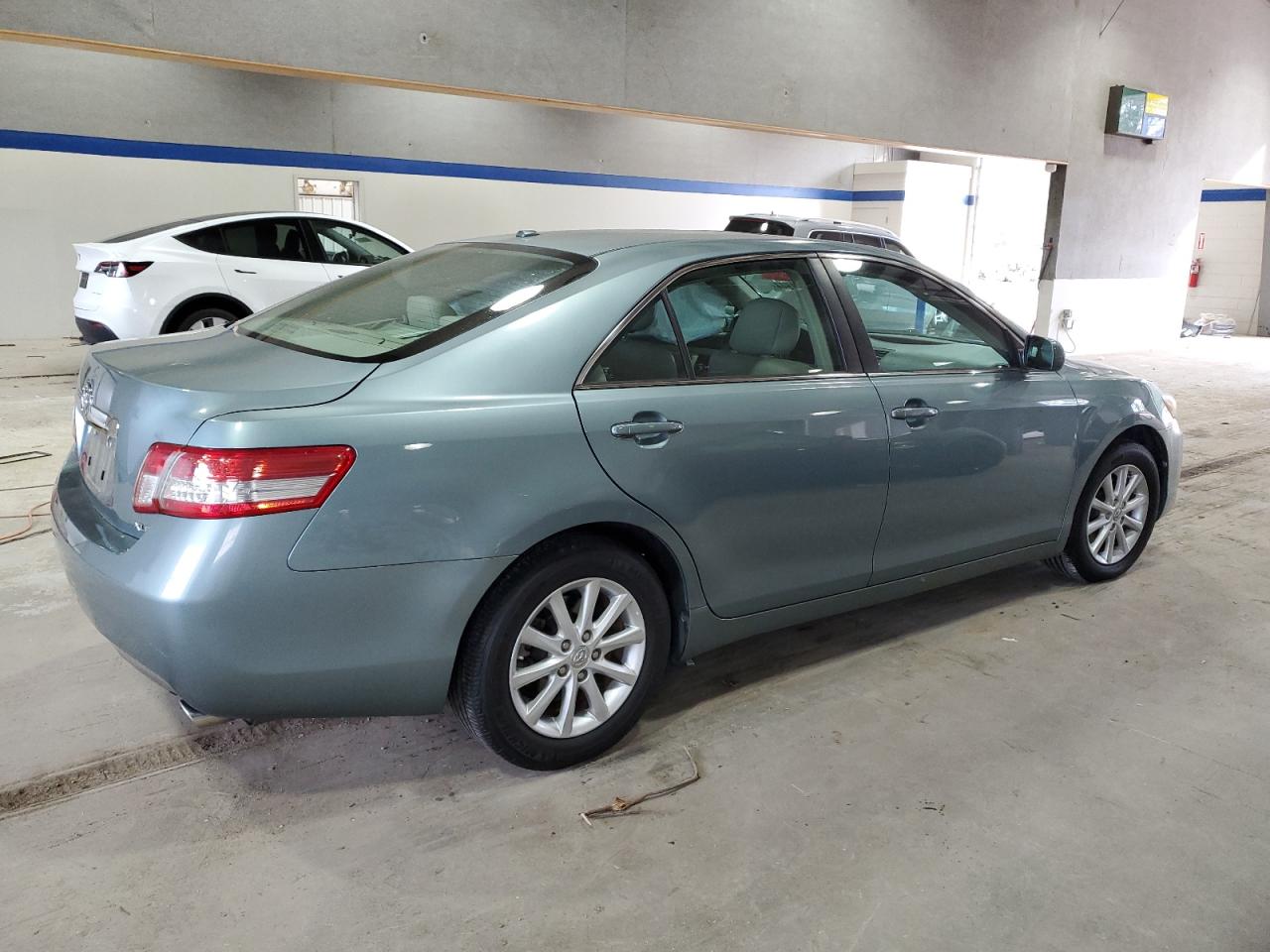 2011 Toyota Camry - Image 3