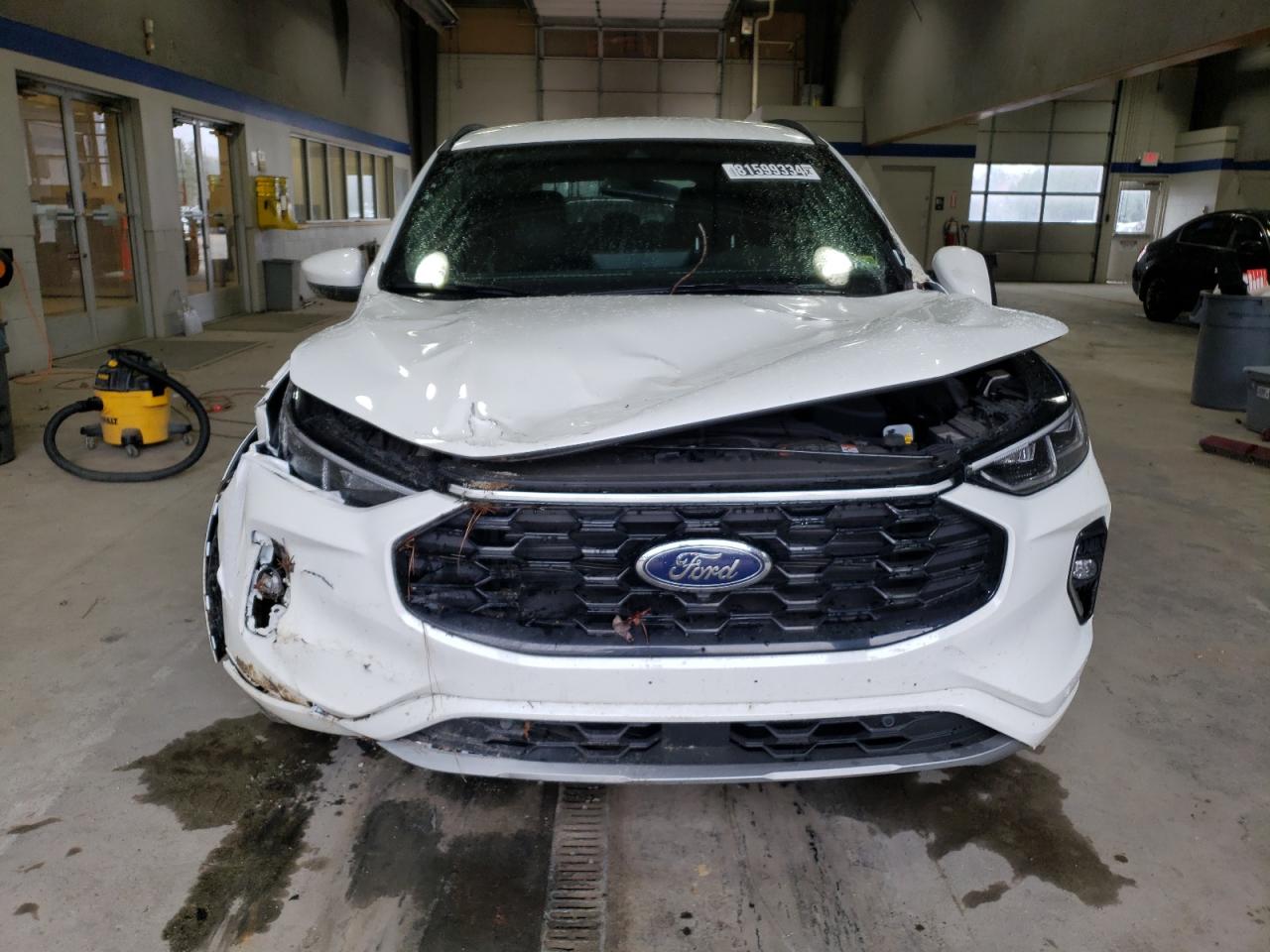 2023 Ford Escape - Image 5