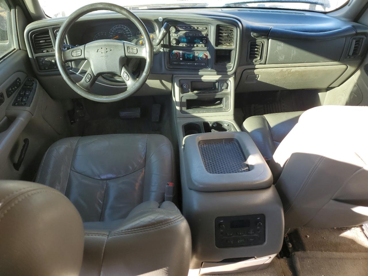 2004 Chevrolet Tahoe - Image 8